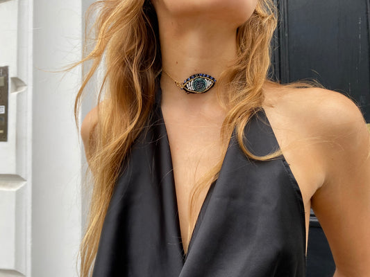 “Solo Sunday” choker.