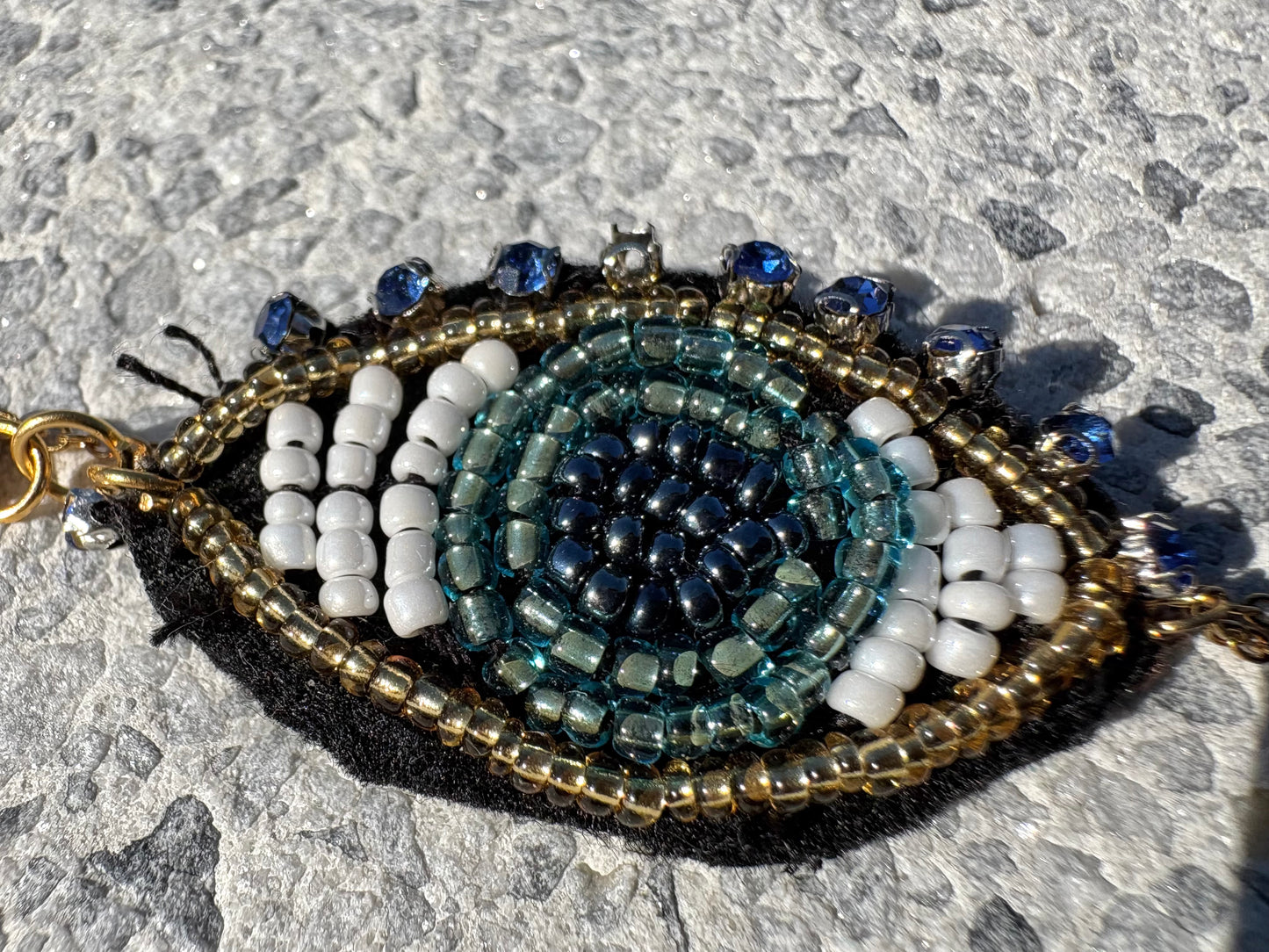 “Solo Sunday” choker.