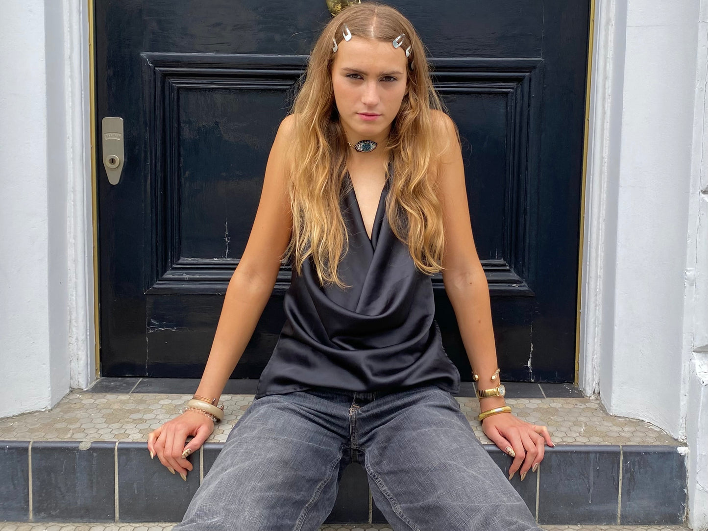 “Solo Sunday” choker.