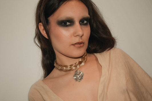 002. Choker "signación"