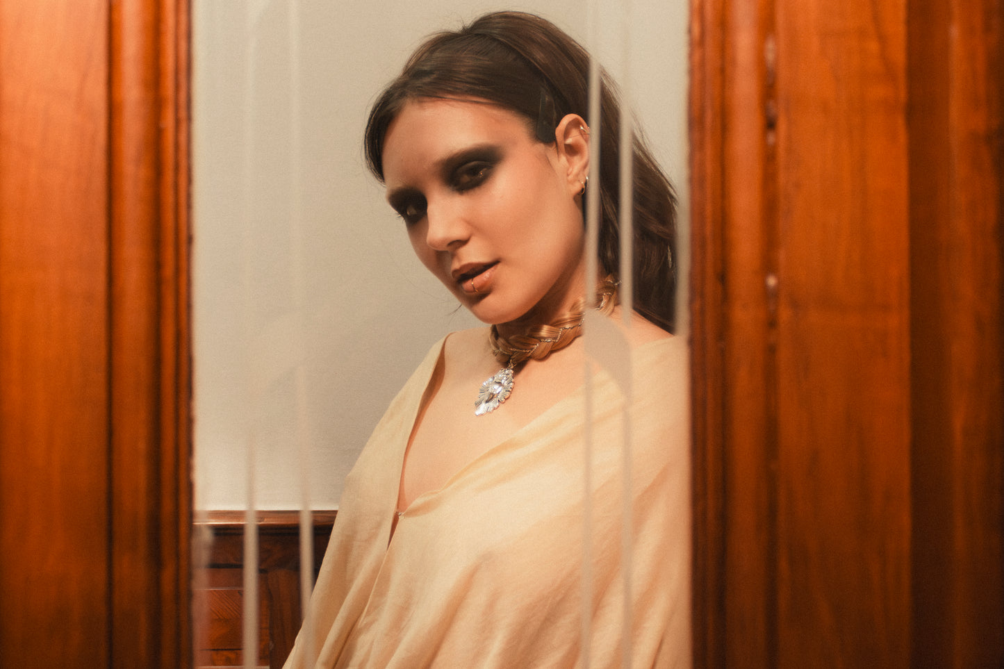 002. Choker "signación"